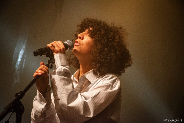 LEONIE PERNET Salle Hydrophone Lorient 12 Février 2026 : « Un live sincère, sans artifices, qui va droit au cœur ».